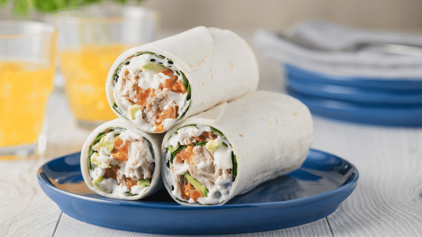 wrap z jogurtom in avokadom